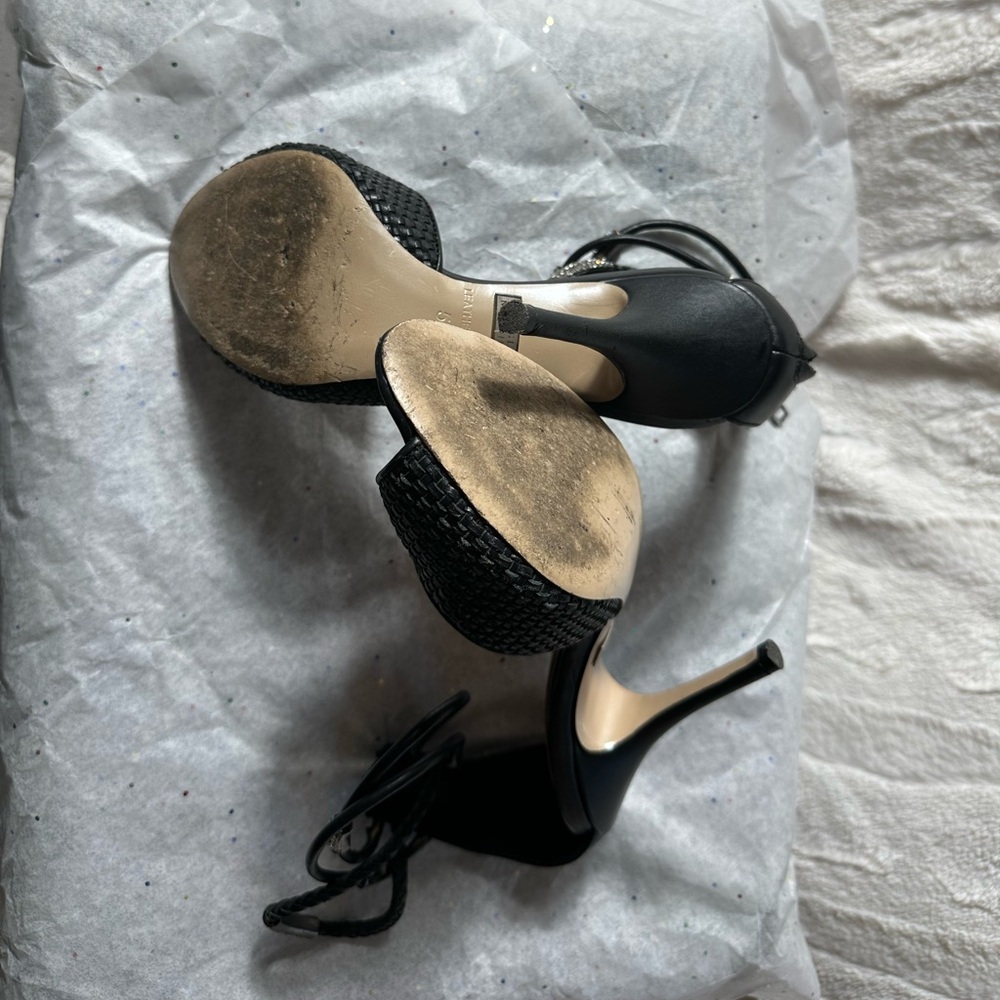 Badgley Mischka Kandyce Woven Black Leather Ankle Strap Heels - Size 5 - Picture 7 of 7